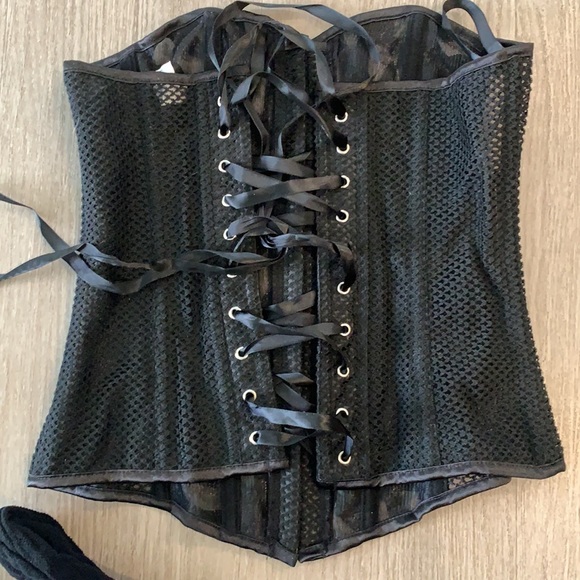 Sexy Queen of the Damn Costume - Picture 5 of 7